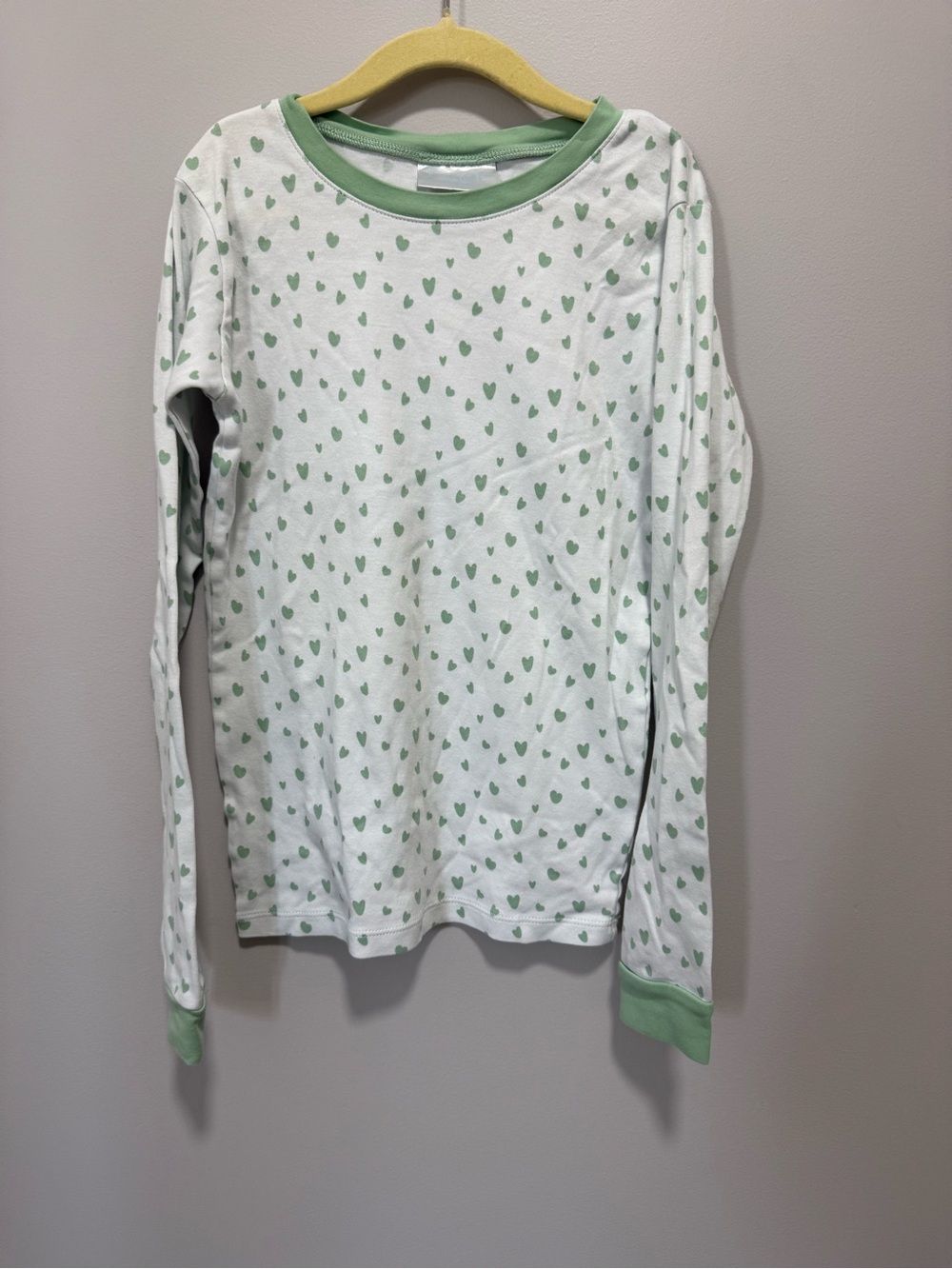 Kids Long-Sleeve Heart Print Pajama Set - White with Light Green Hearts